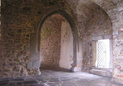 Pozdně gotický přetínaný oblouk ve třetí bráně