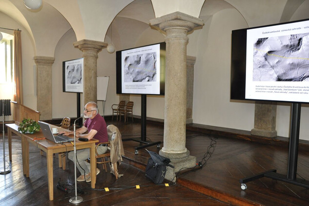 Představení vývoje zámeckého parku a krajinného kontextu zámku Český Krumlov na společné exkurzi NPÚ a AOPK